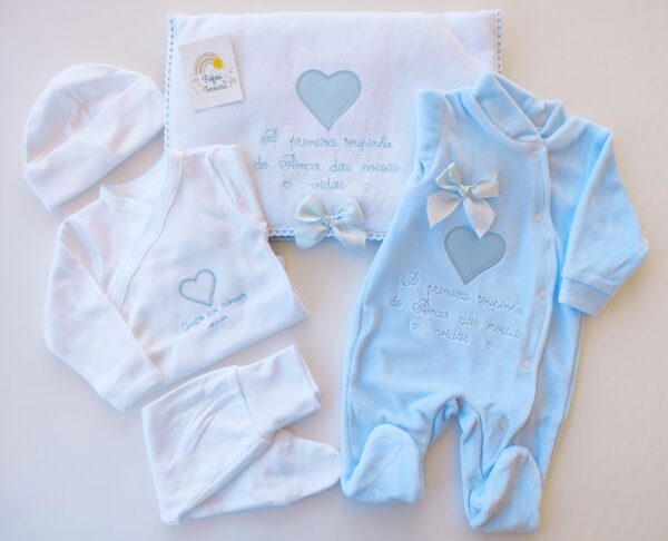Conjunto de Primeiras Roupas Coração