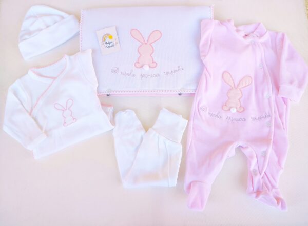 Conjunto de Primeiras Roupas Coelho